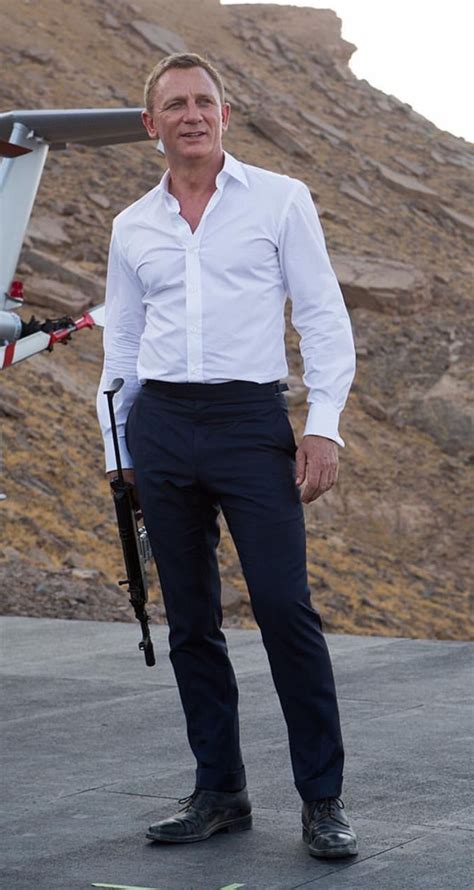 daniel craig james bond fashion.